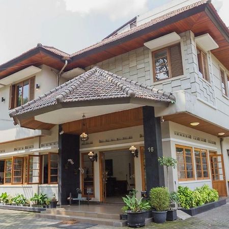 Hotel RedDoorz near Institut Teknologi Bandung 2 Exterior foto
